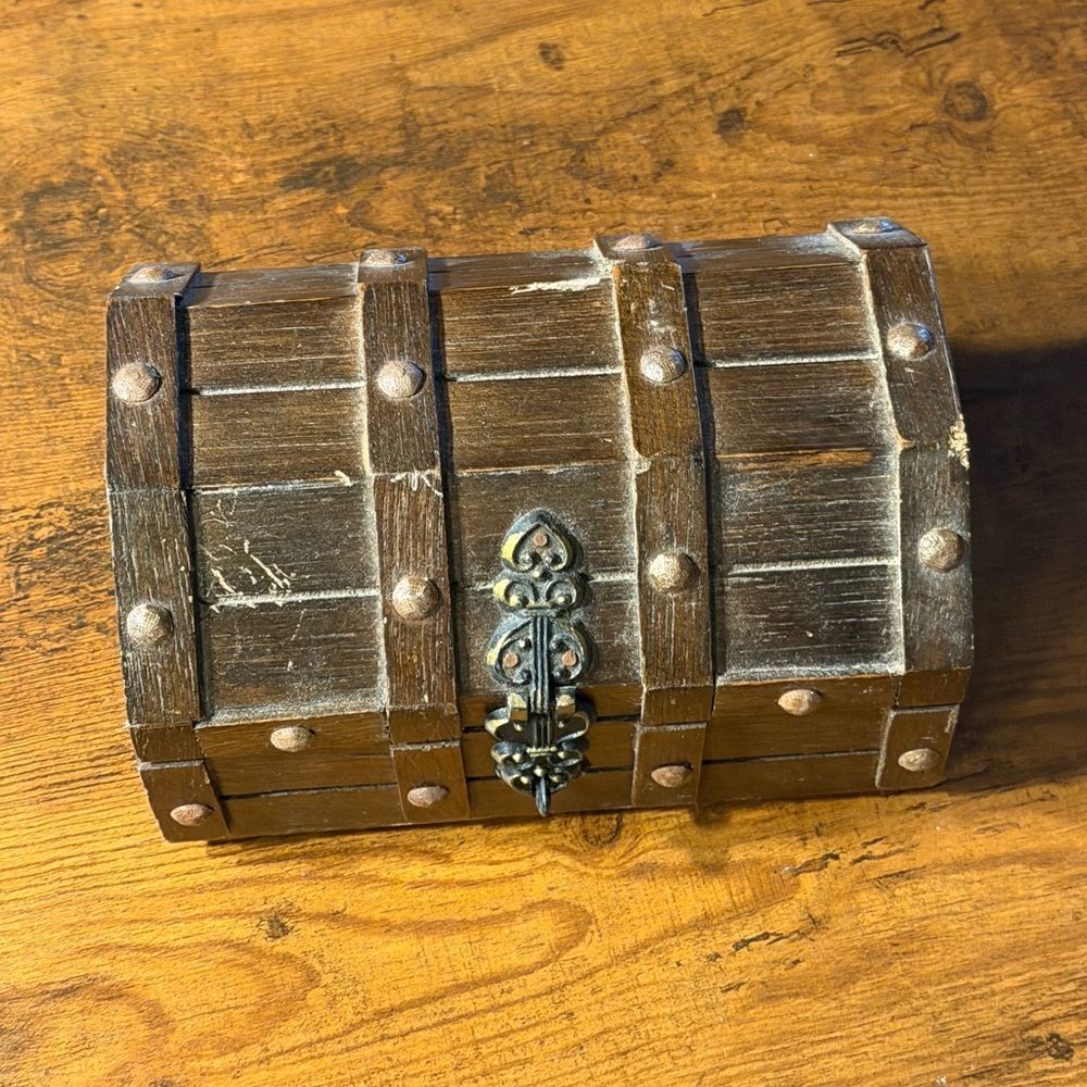 Vintage Rustic Wooden Treasure Chest Keepsake Box, Decorative Storage.